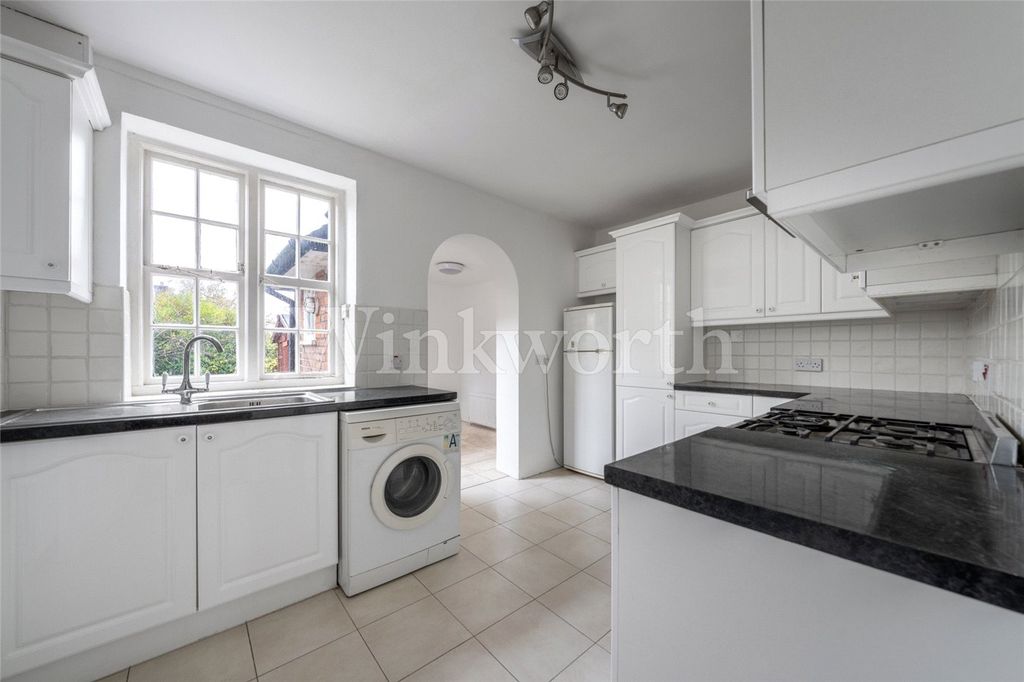 Property photo 2 of 13 Picture No. 10