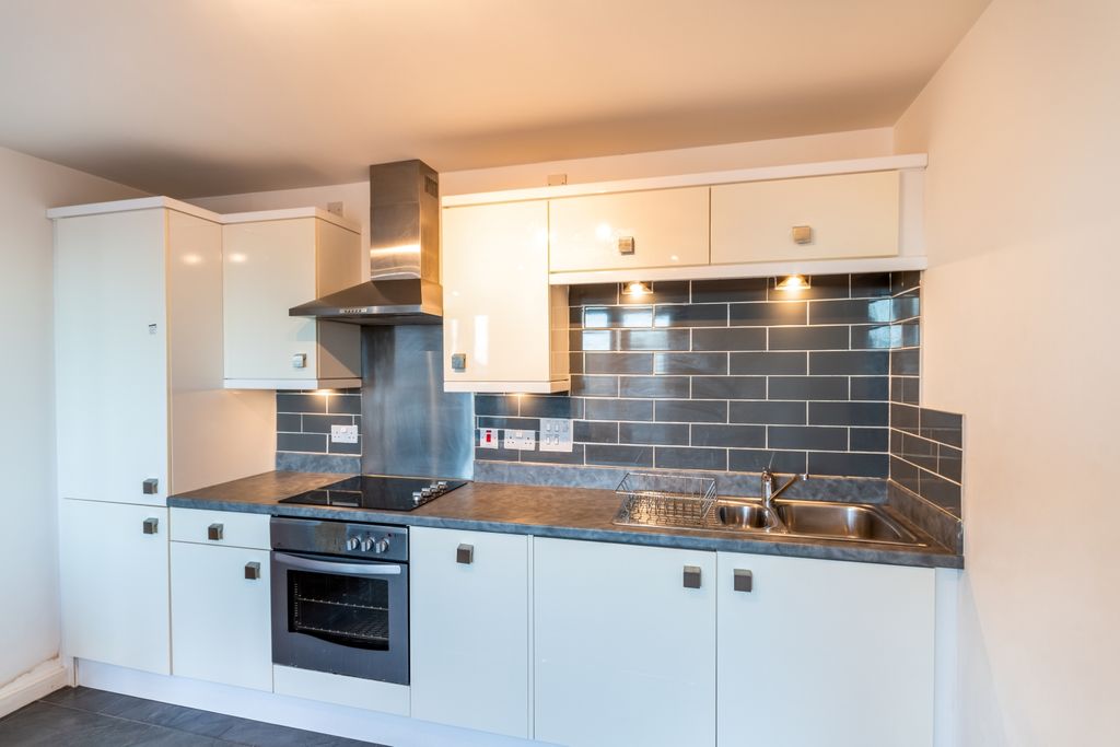 Property photo 3 of 10 Estate Agent Ewemove Scunthorpe Kitchen