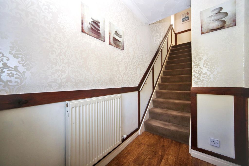 Property photo 3 of 20