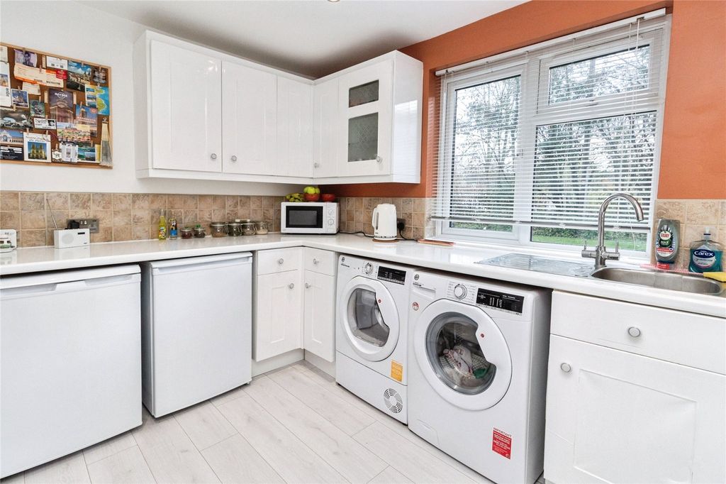 Property photo 3 of 17 Picture No. 30