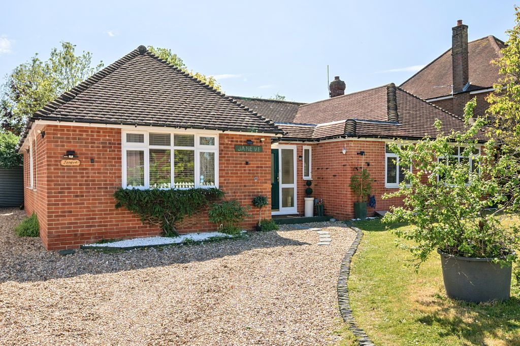 Property photo 1 of 11