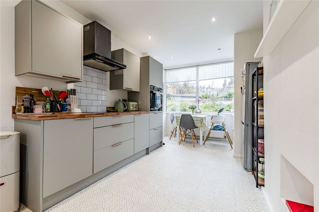 Property photo 2 of 14 Dining Kitchen