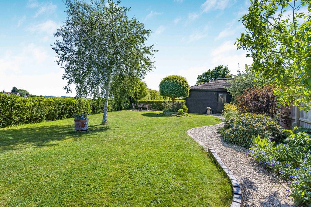 Property photo 2 of 42 Gardens