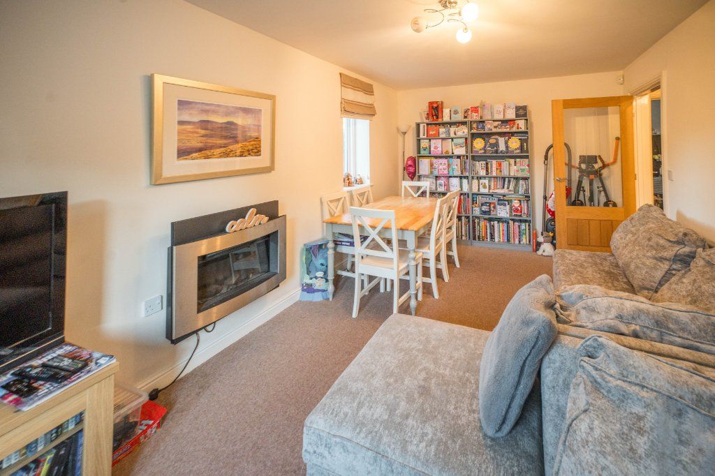 Property photo 3 of 11 Living Room