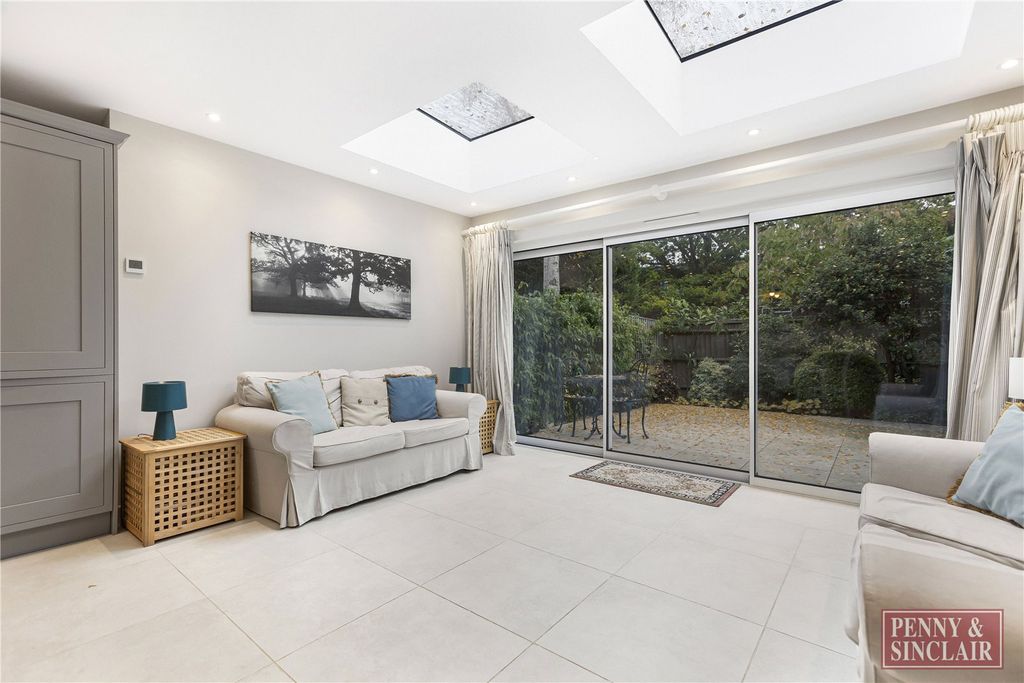 Property photo 3 of 16 Picture No. 06