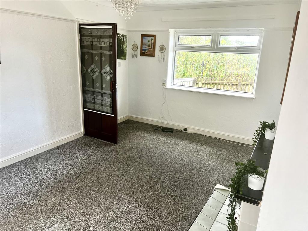 Property photo 2 of 14 Living Room