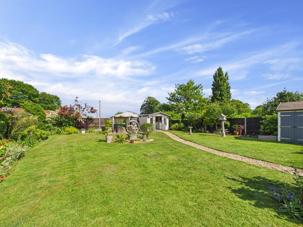 Property photo 2 of 21 Cam01354G0-Pr0520-Still015