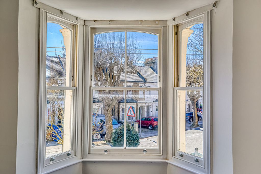 Property photo 3 of 17