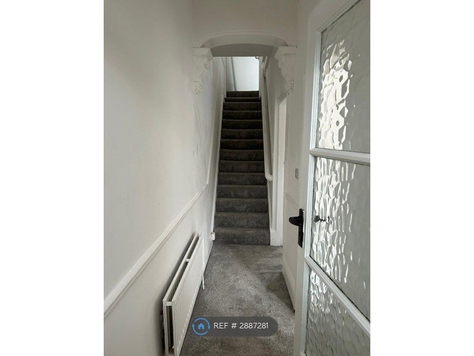 Property photo 2 of 10 Stairs1