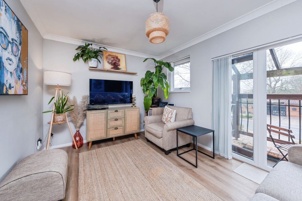 Property photo 3 of 19