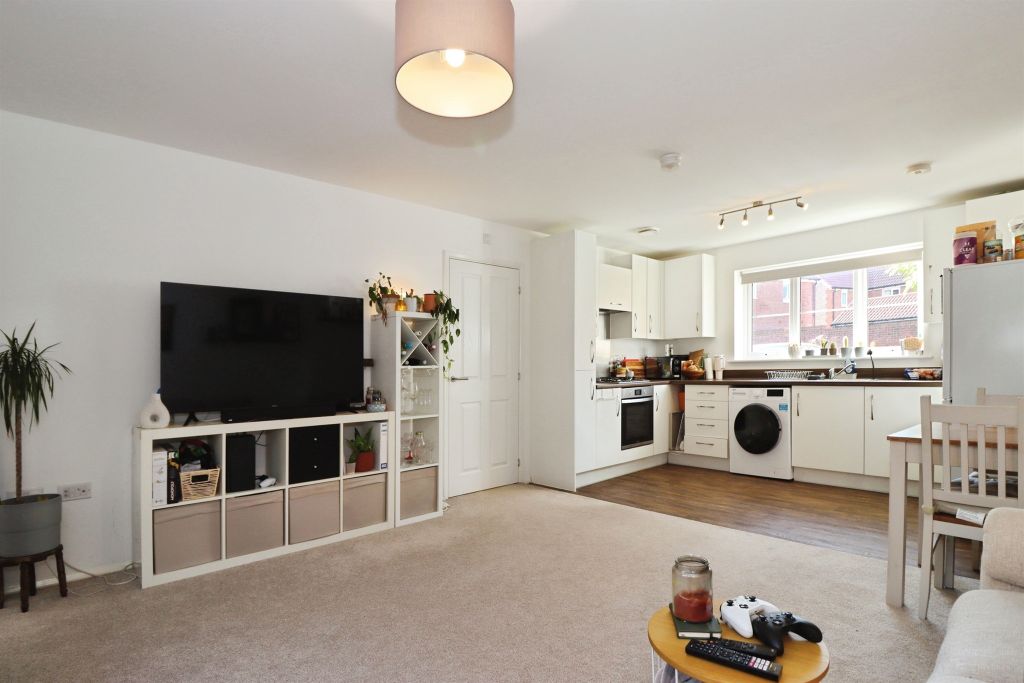 Property photo 2 of 17