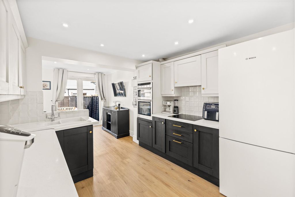 Property photo 2 of 16 Kitchen