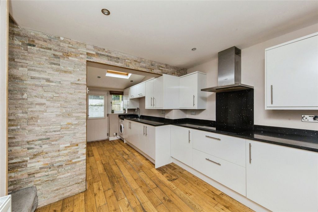 Property photo 3 of 17 Picture No. 05