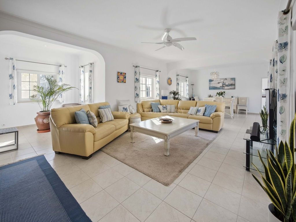 Property photo 2 of 30