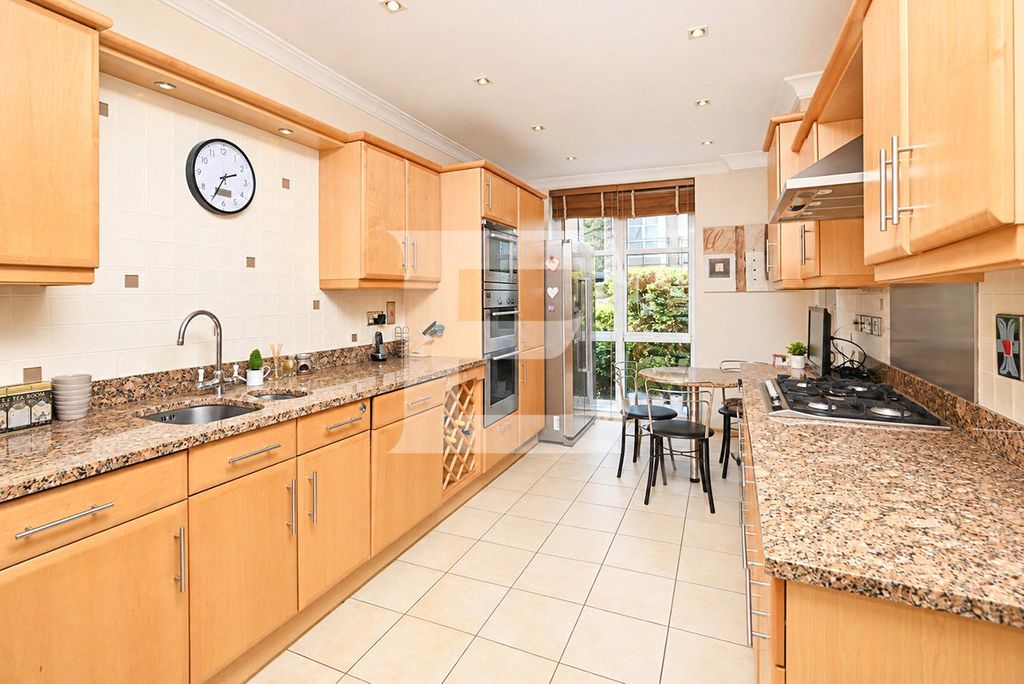 Property photo 2 of 18 Picture No. 09