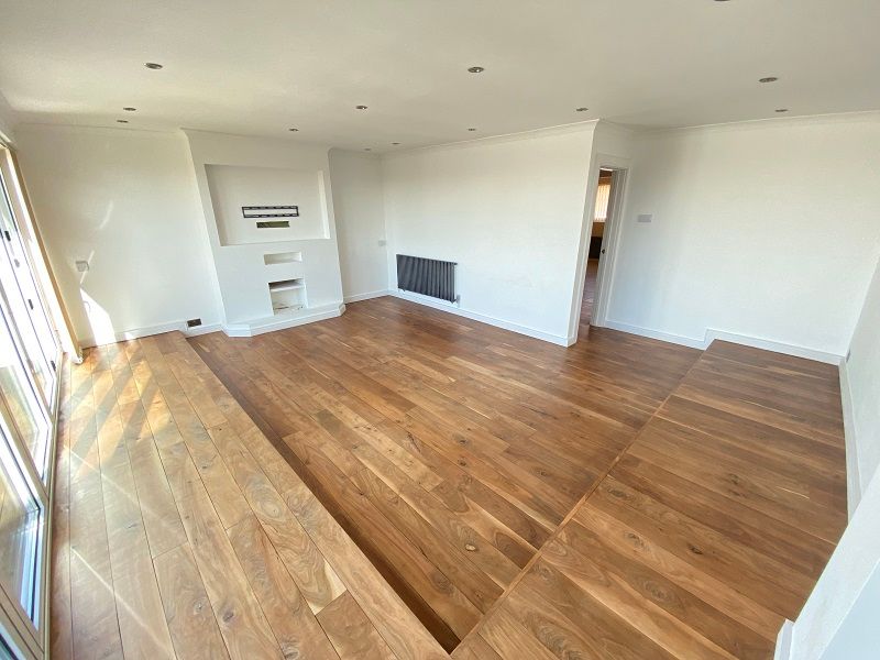 Property photo 2 of 9 Lounge