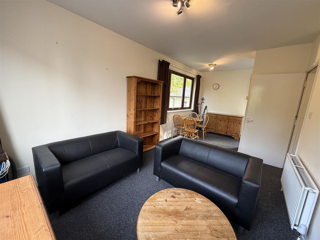 Property photo 2 of 8 5 Hertford 1.Jpg