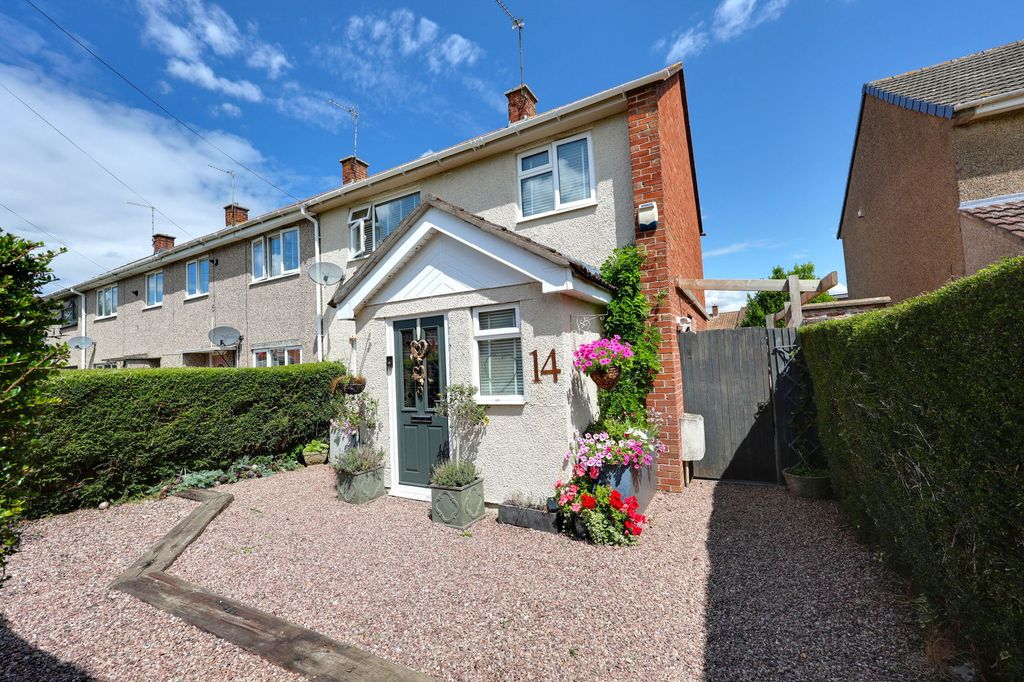 Property photo 2 of 35