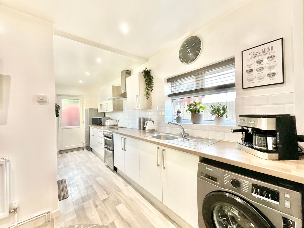 Property photo 3 of 28