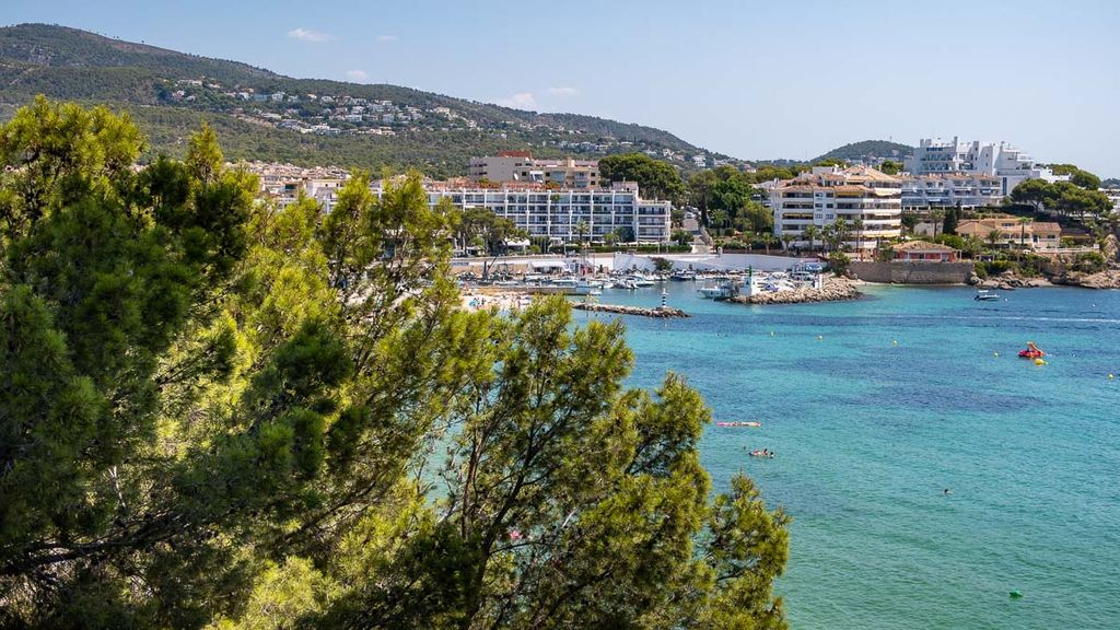 Property photo 1 of 18 74782 Small-3.Jpg