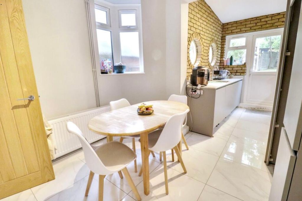 Property photo 2 of 11 Img_1015