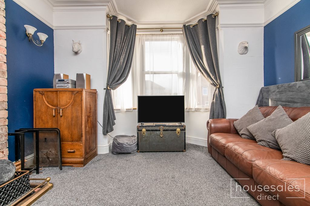 Property photo 3 of 18