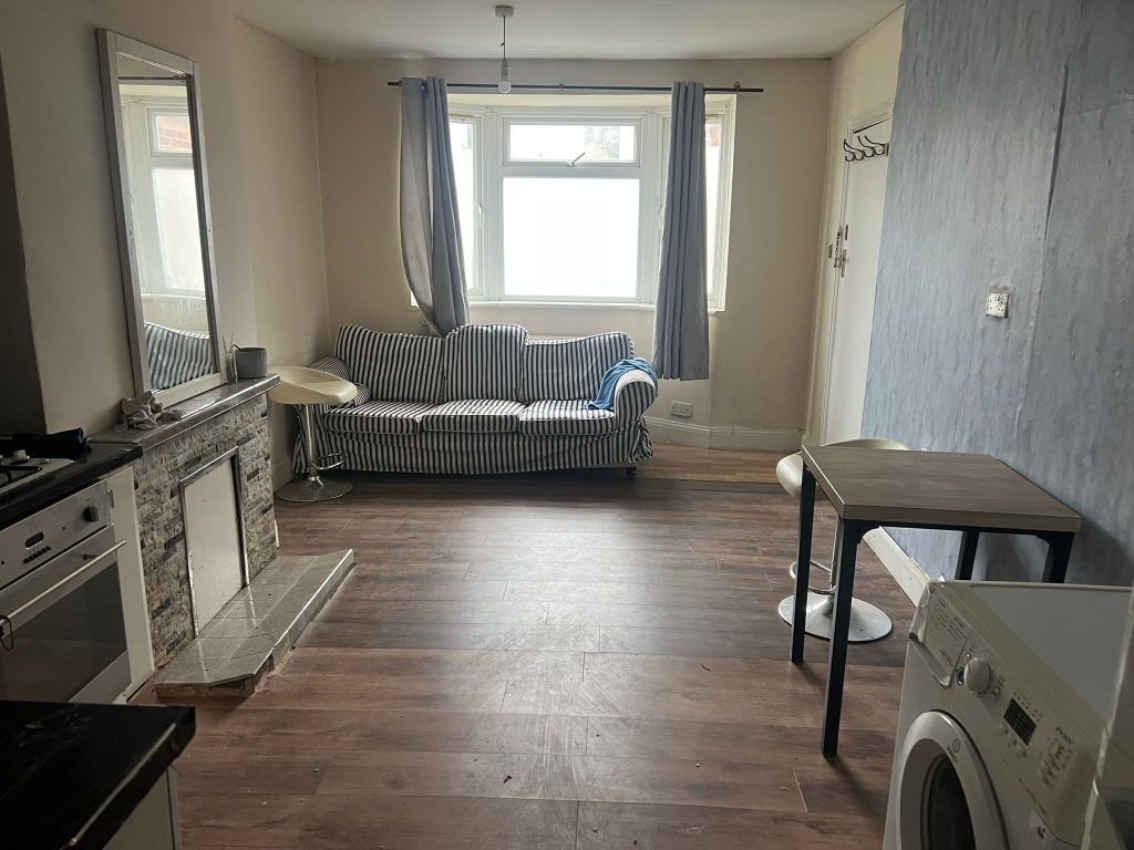 Property photo 2 of 6