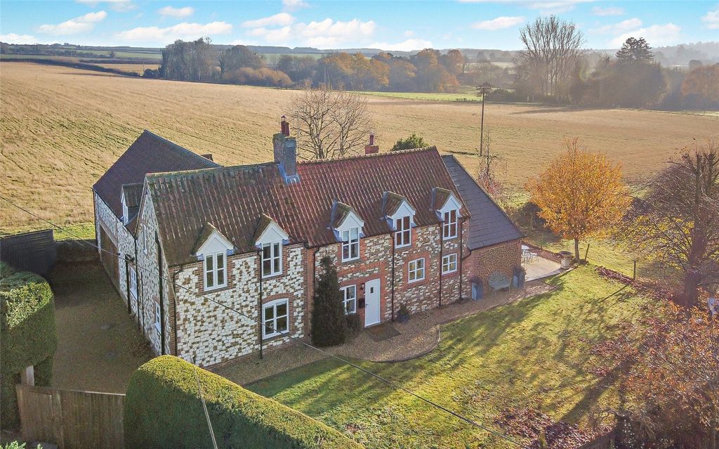 Property photo 1 of 23 Hill House Cottage