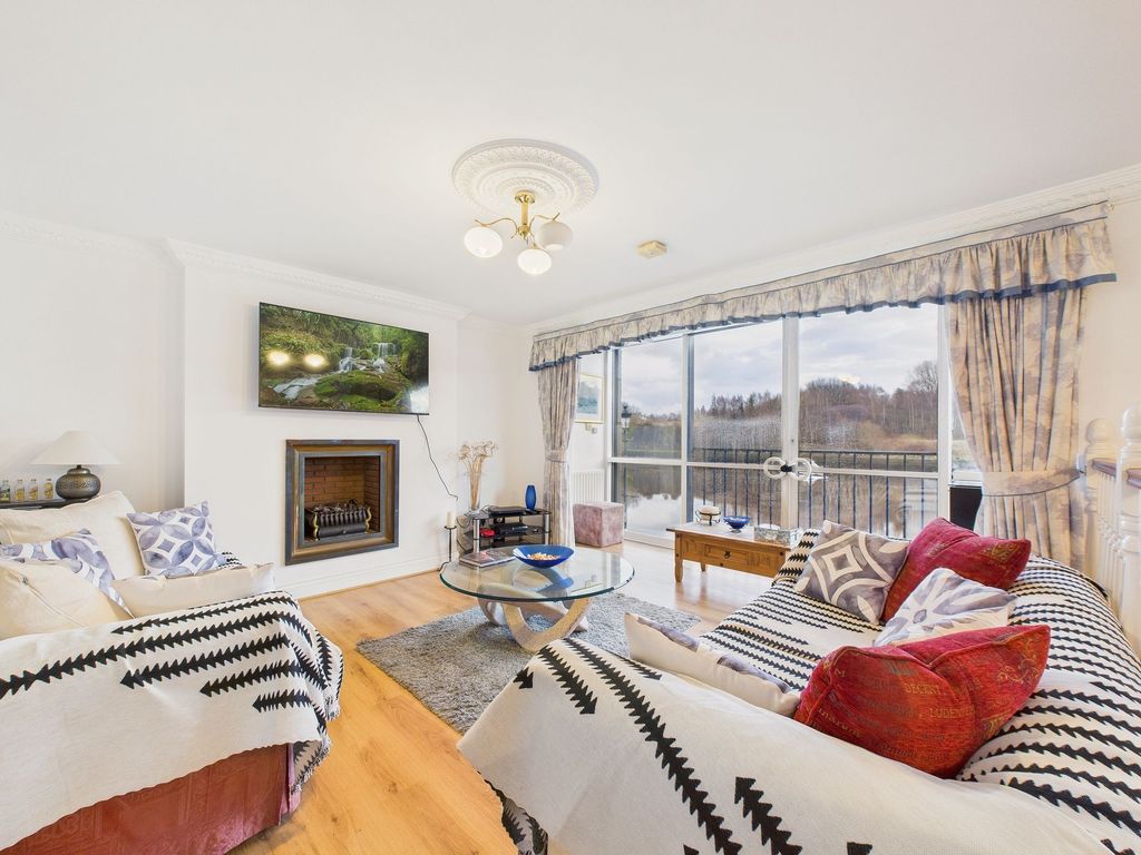 Property photo 1 of 14 Lounge