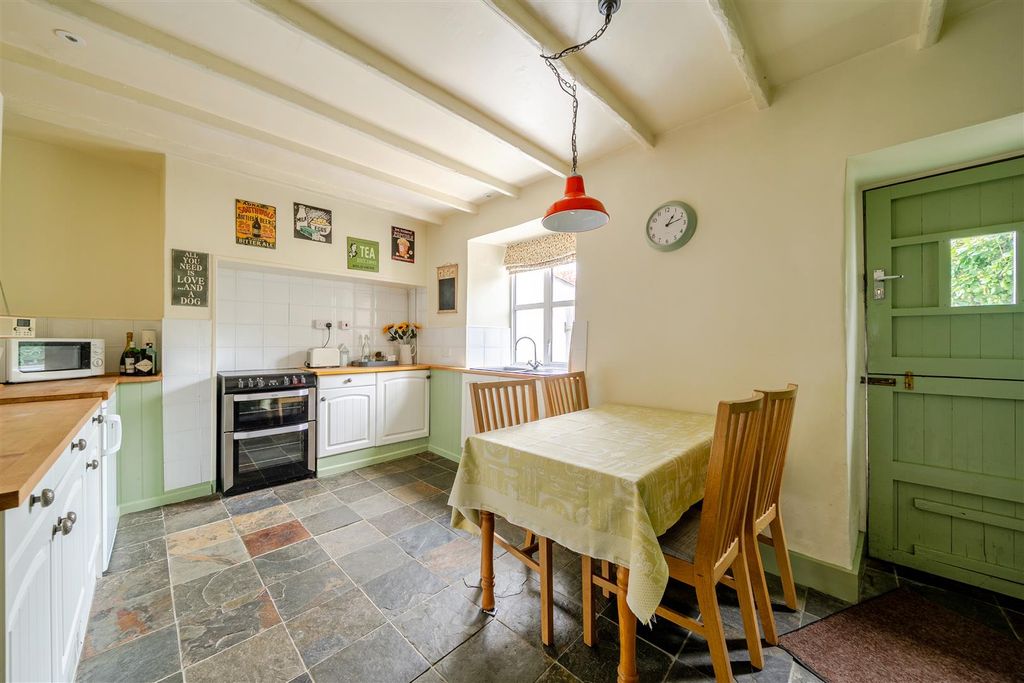 Property photo 3 of 21 1472932-16-6A30107c12d13.Jpg