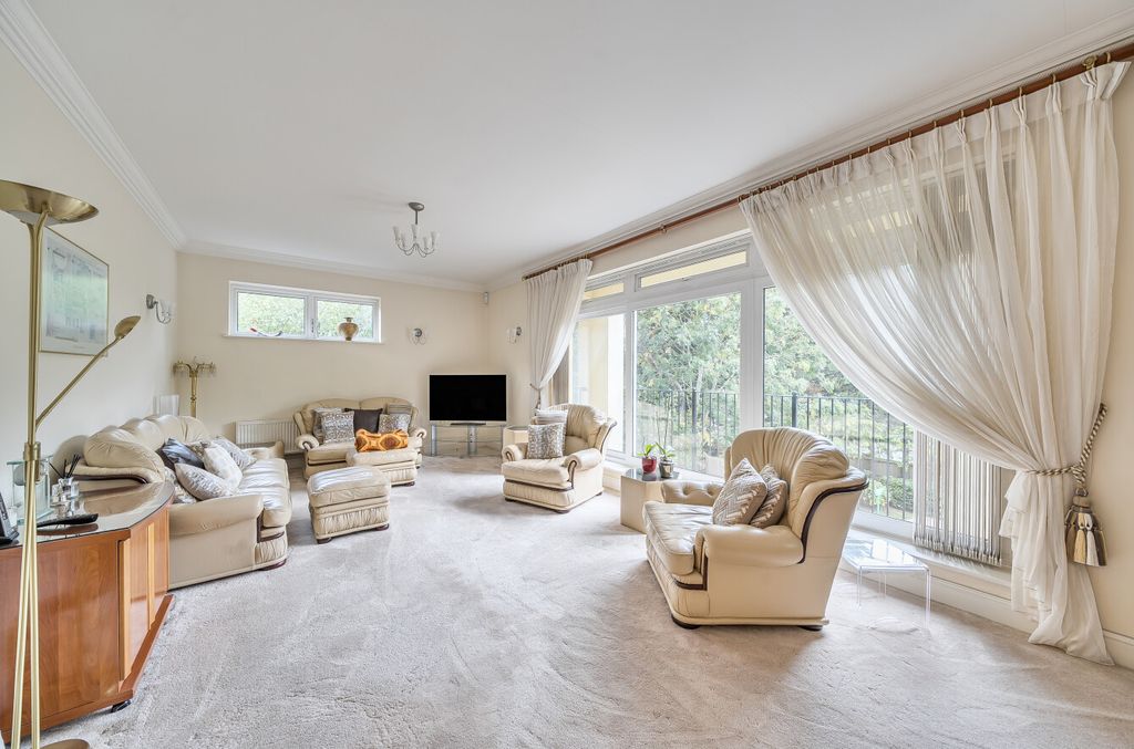 Property photo 3 of 13