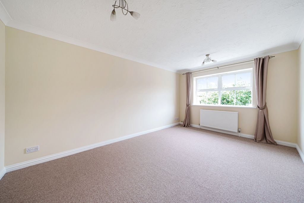 Property photo 3 of 10 1079026 (2)