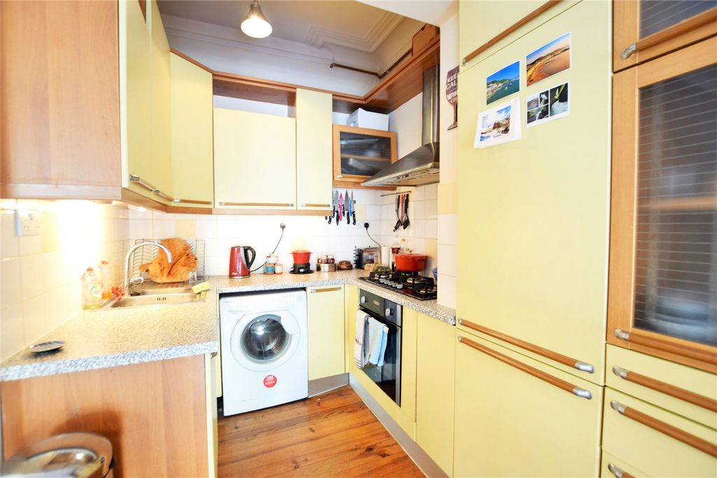 Property photo 2 of 6 Kitchen