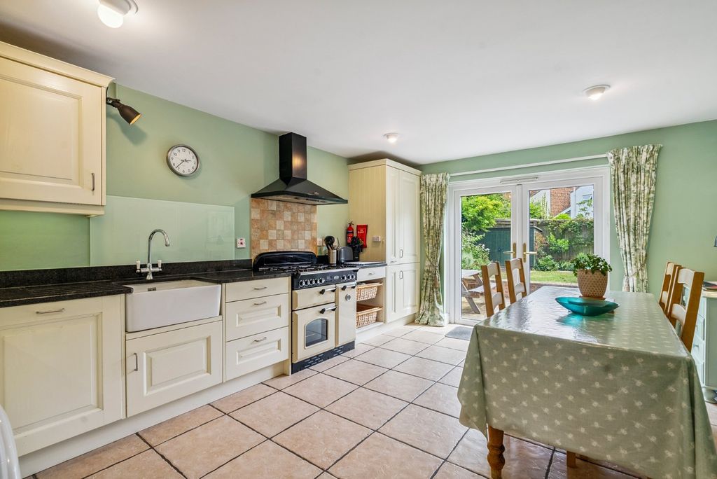 Property photo 3 of 13 Kitchen/Dining