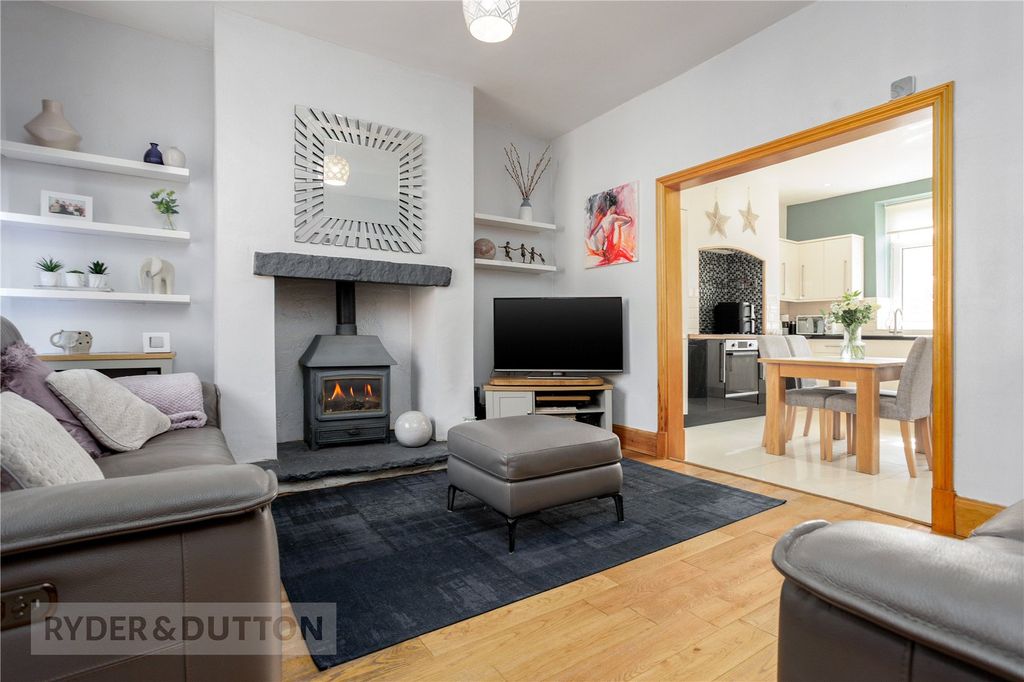 Property photo 1 of 24 Lounge