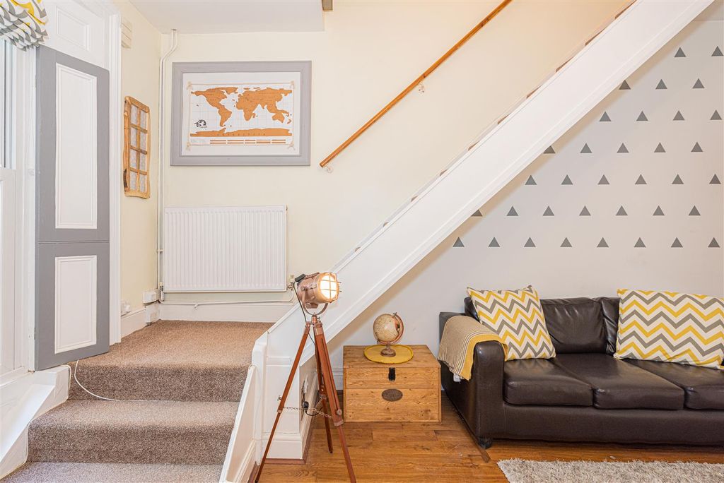 Property photo 3 of 18