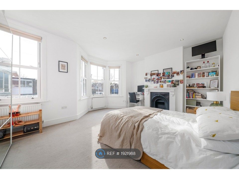 Property photo 1 of 11 Master Bedroom