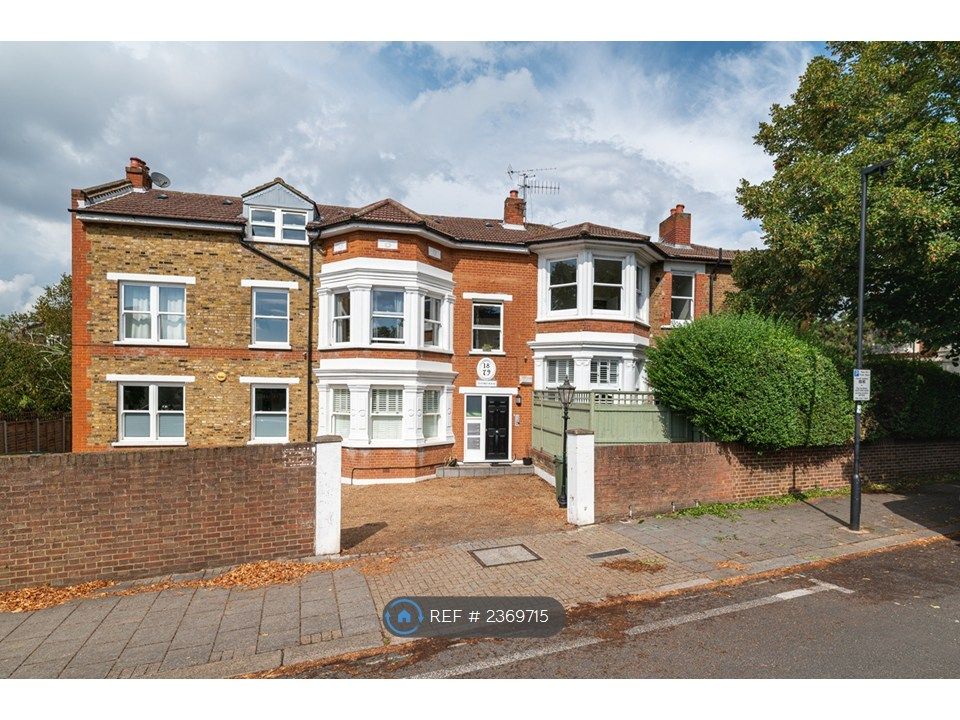 Property photo 1 of 35 Telford House