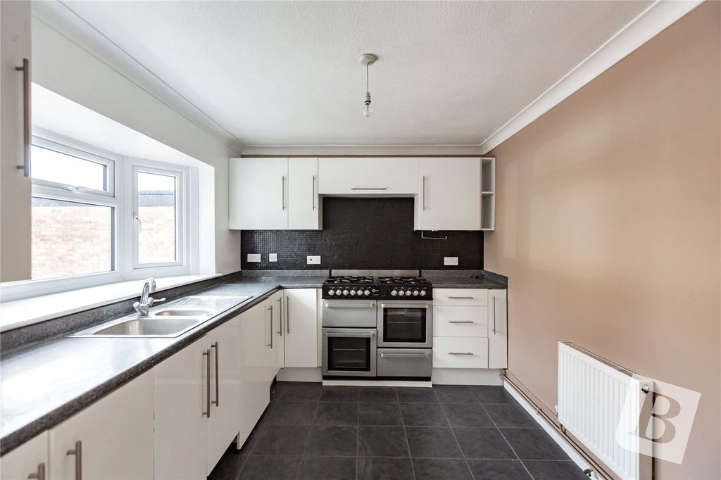 Property photo 2 of 12 Kitchen