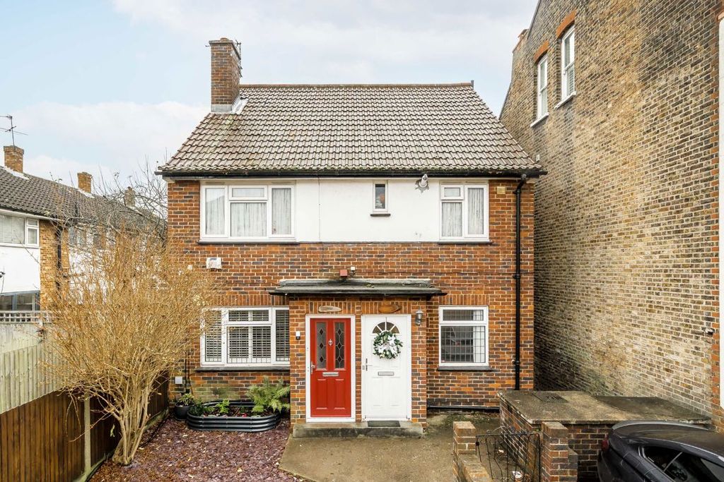 Property photo 1 of 8