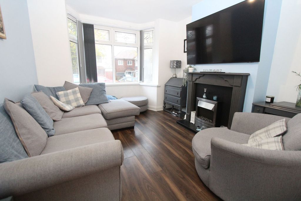 Property photo 3 of 27