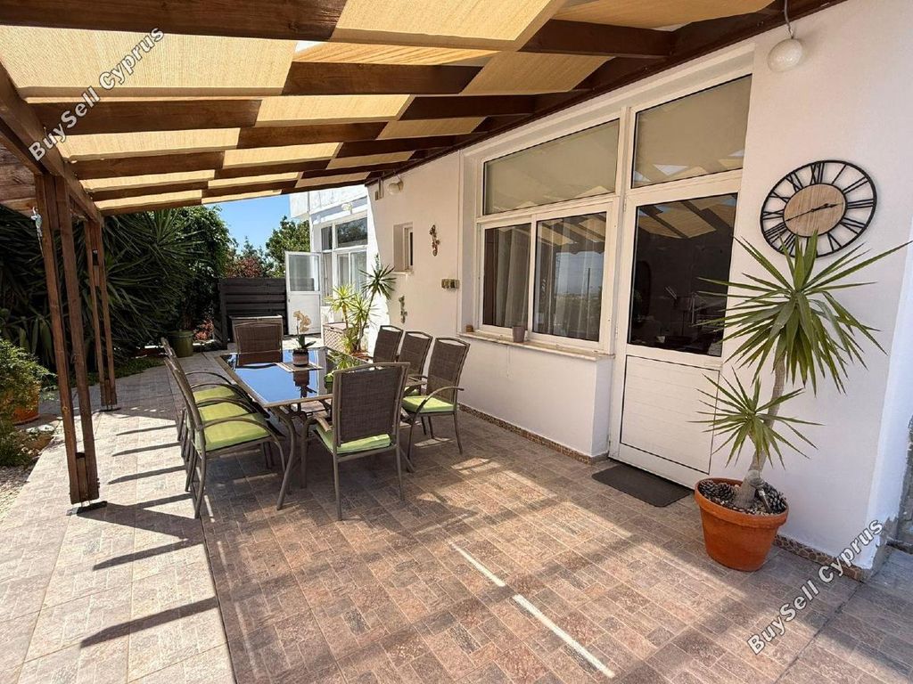 Property photo 2 of 37