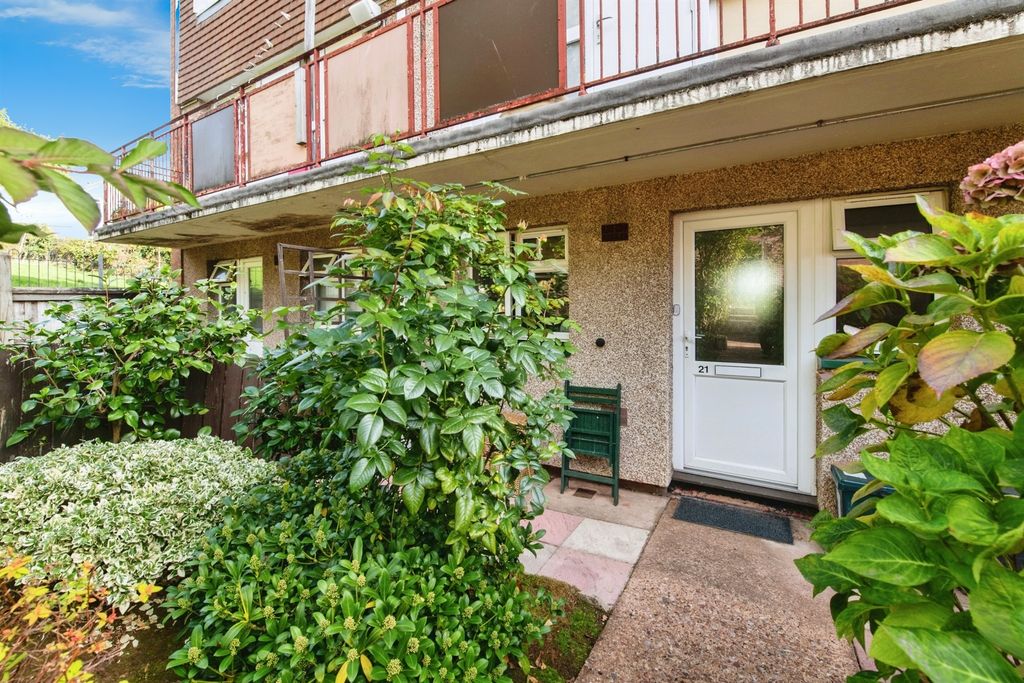 Property photo 2 of 16