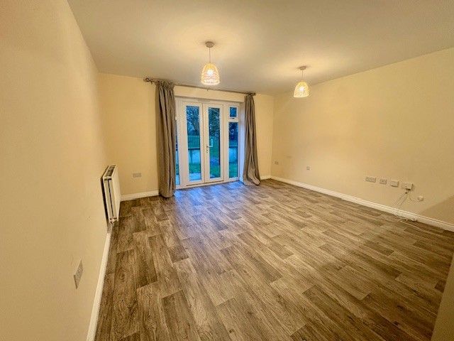 Property photo 2 of 19 Image