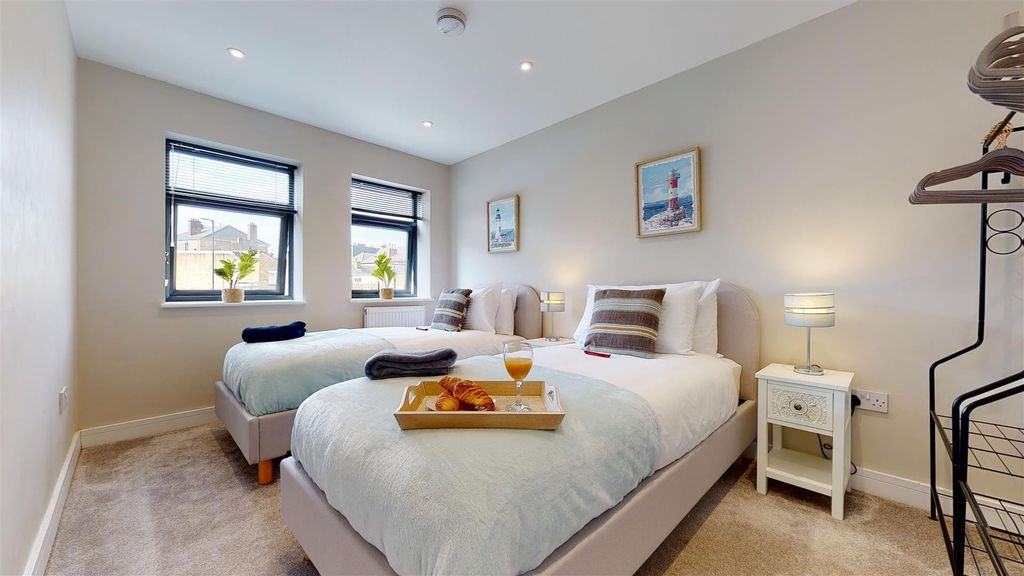 Property photo 2 of 13 Rwin 6.Jpg