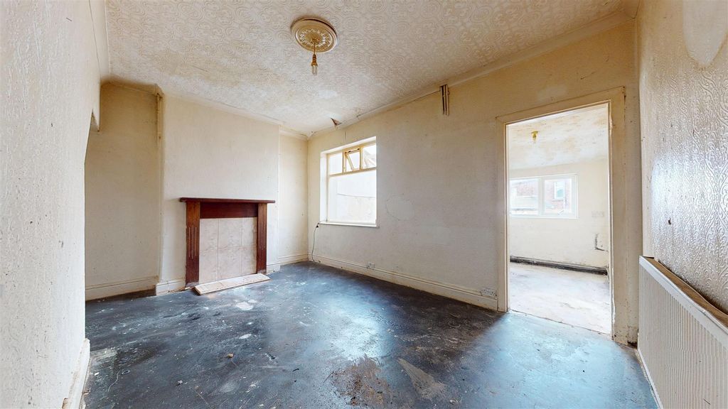 Property photo 2 of 19 Cambridge Road Reception Room