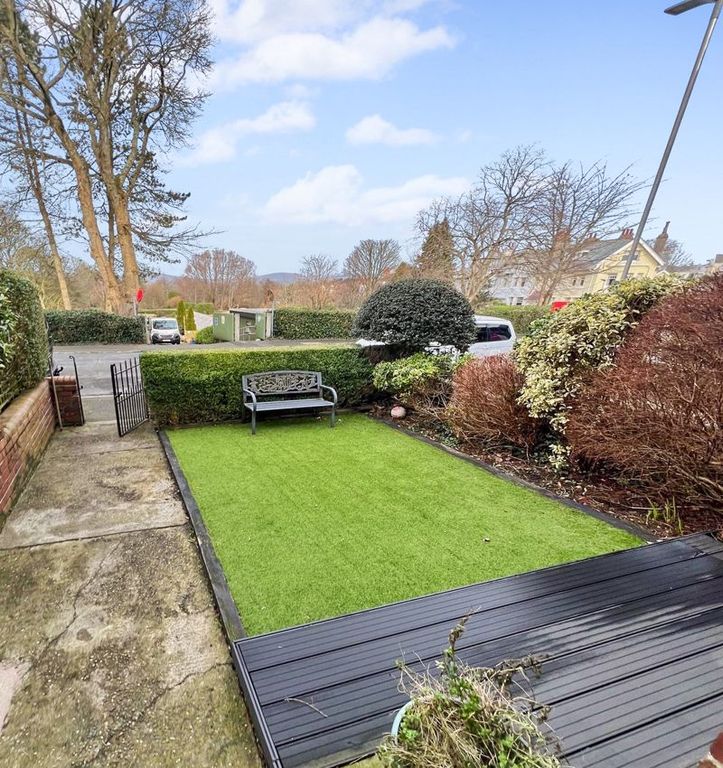 Property photo 3 of 30 11 Albany Road
