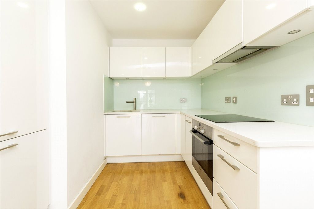 Property photo 3 of 16 Picture No. 25