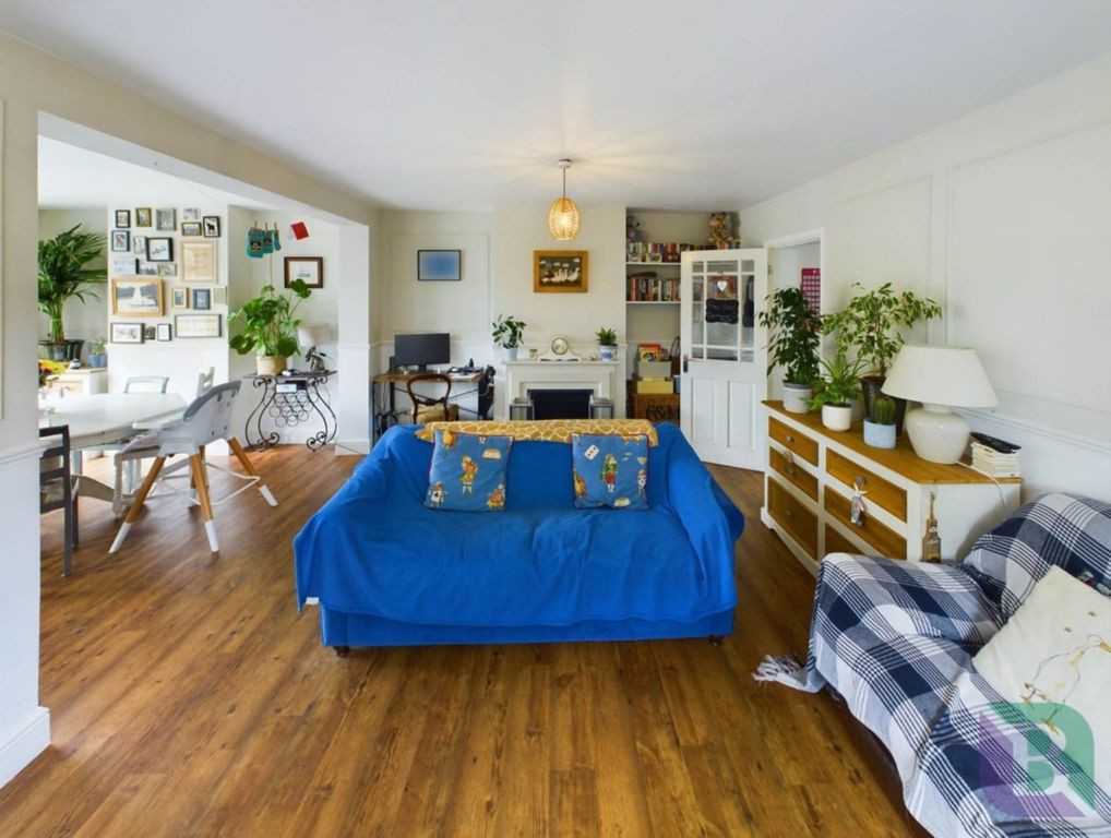 Property photo 3 of 24