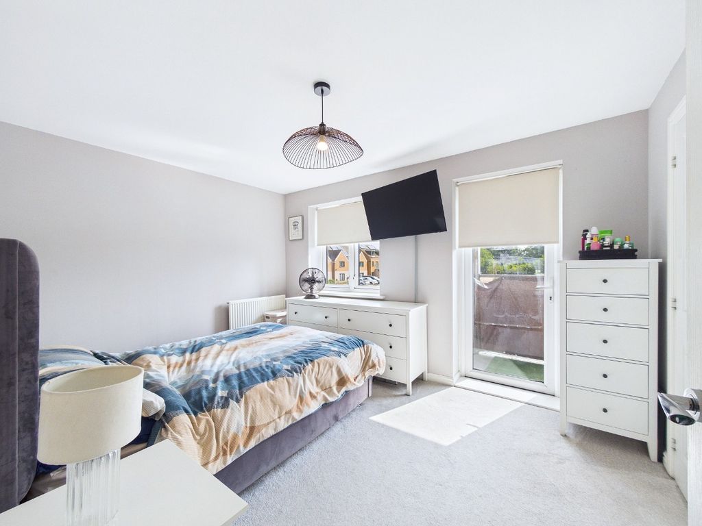Property photo 2 of 17 5015838